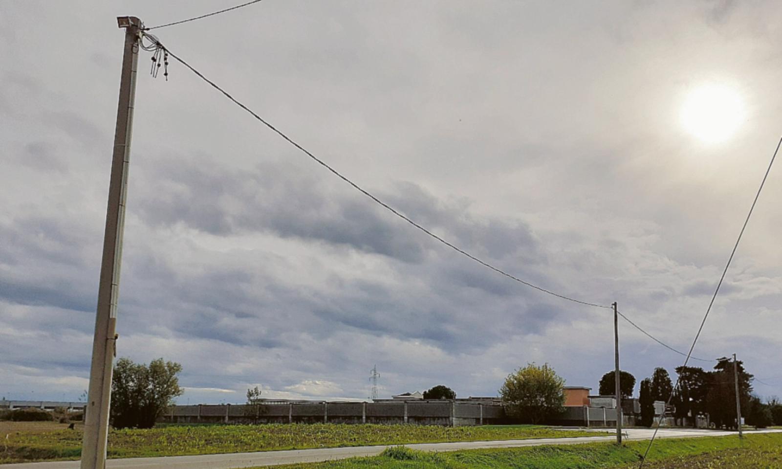 &ldquo;Il lampione l&rsquo;abbiamo messo noi&rdquo;