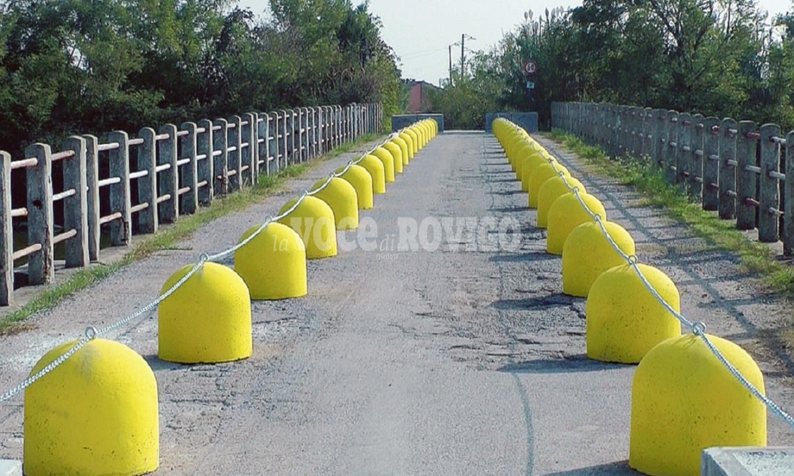 Ponte chiuso, la protesta continua