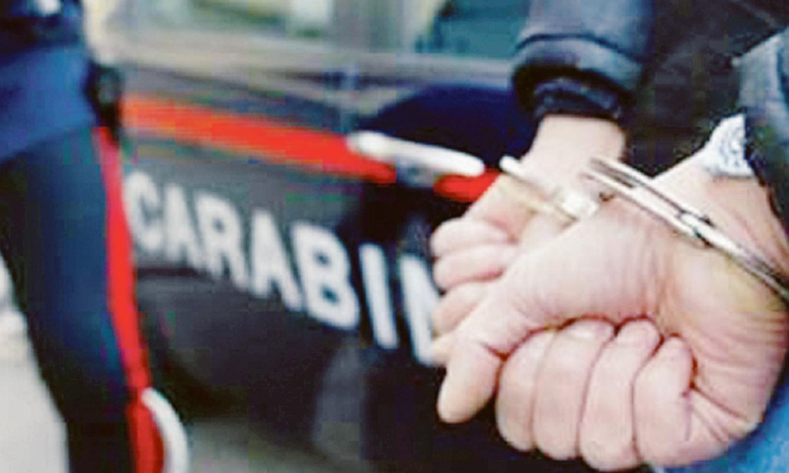 Il fruttivendolo criminale spaventava e derubava anziani