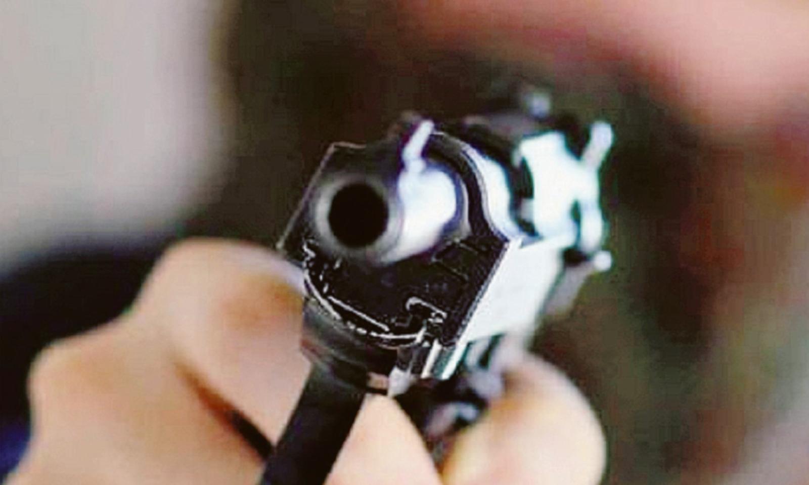 Padre e figlia picchiati, sequestrati e rapinati dai banditi