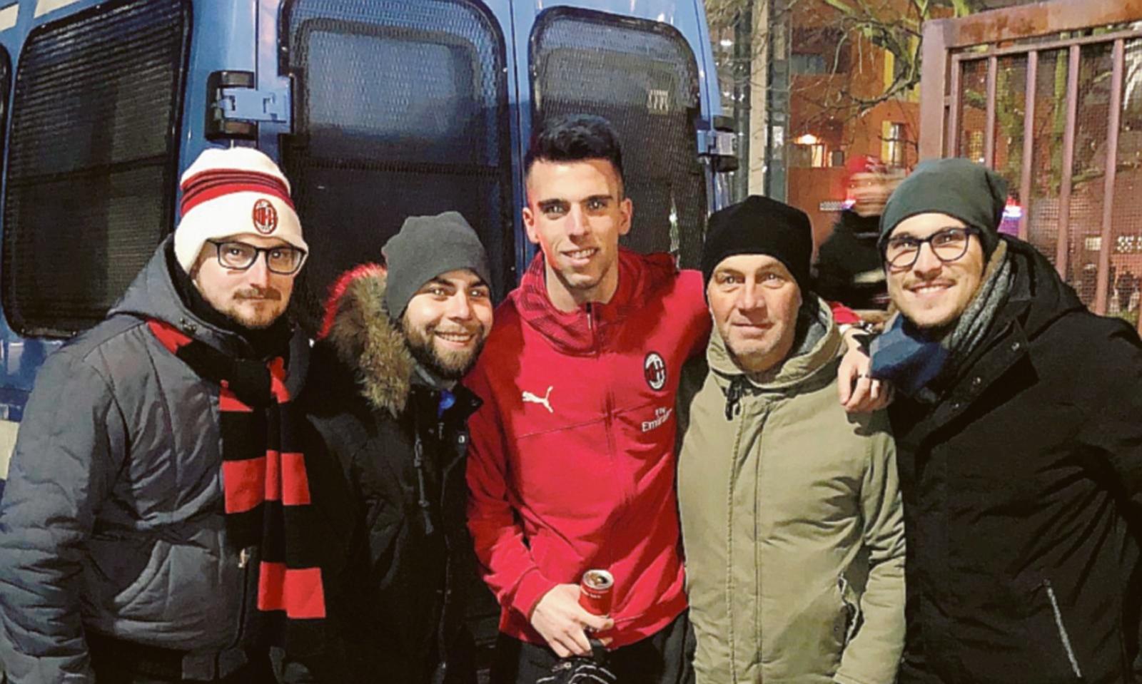 Matteo Soncin, selfie con gli amici