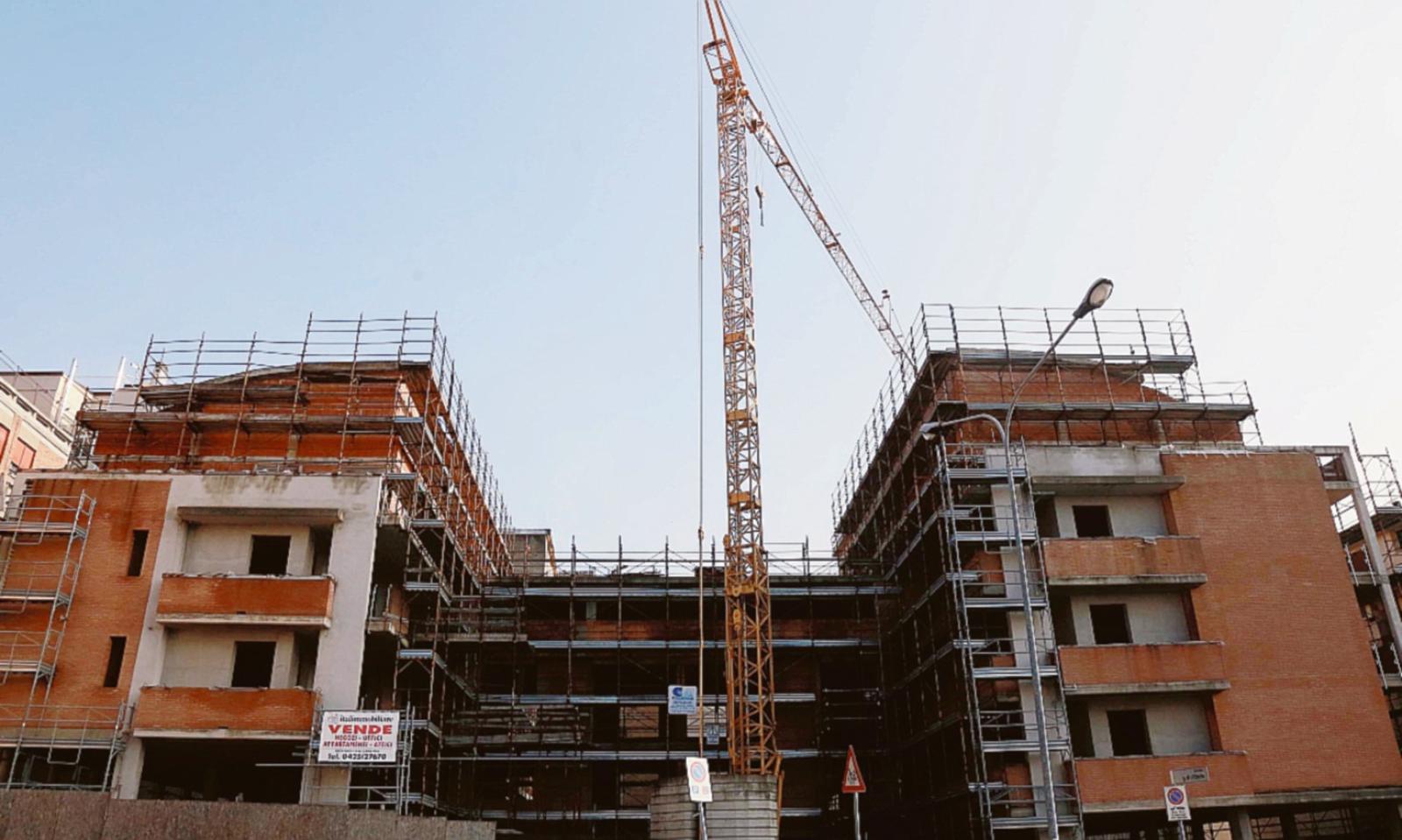 Via Levico, l&rsquo;altra gru &ldquo;monstre&rdquo;