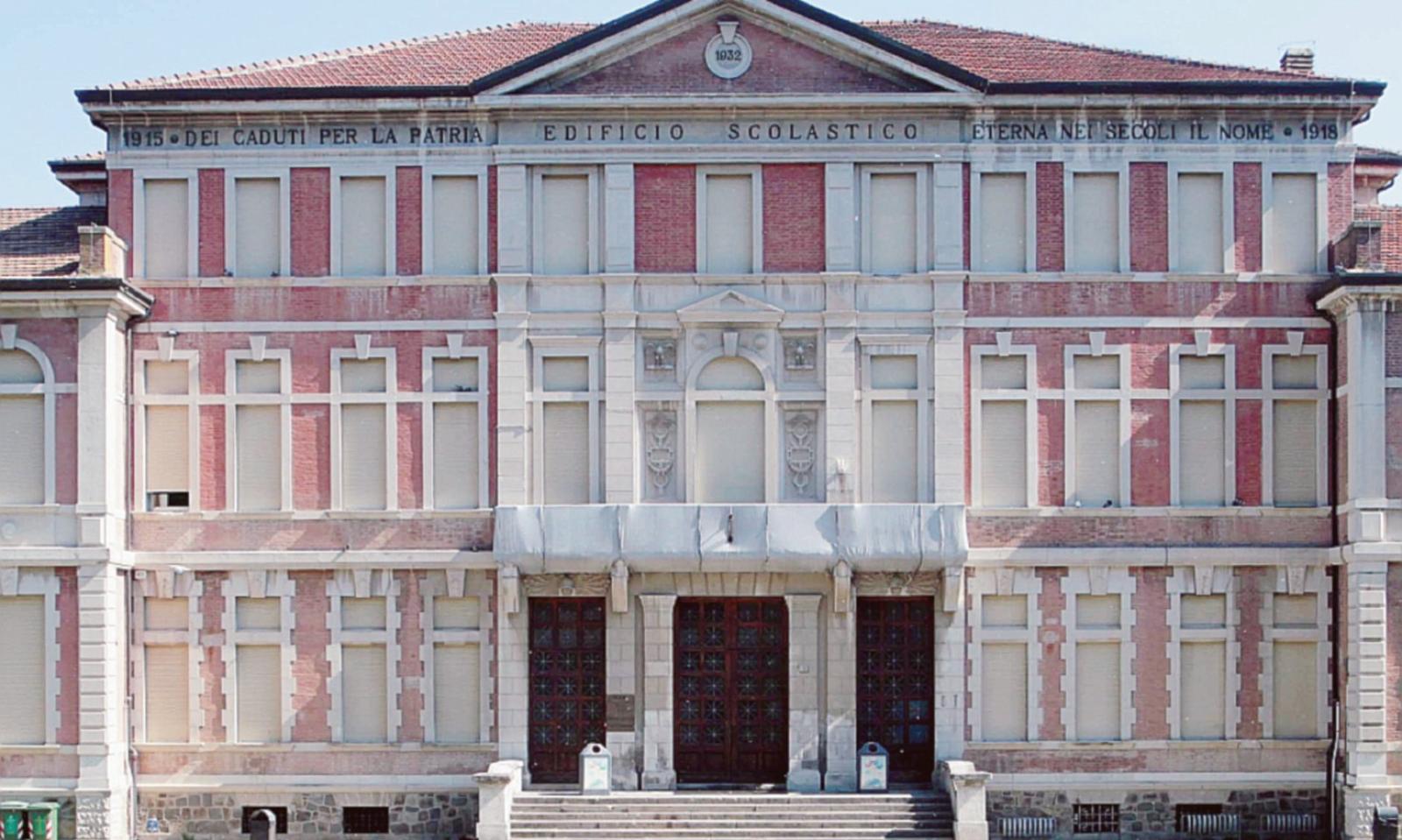 Ex Cur di viale Marconi, sistemarlo costa milioni