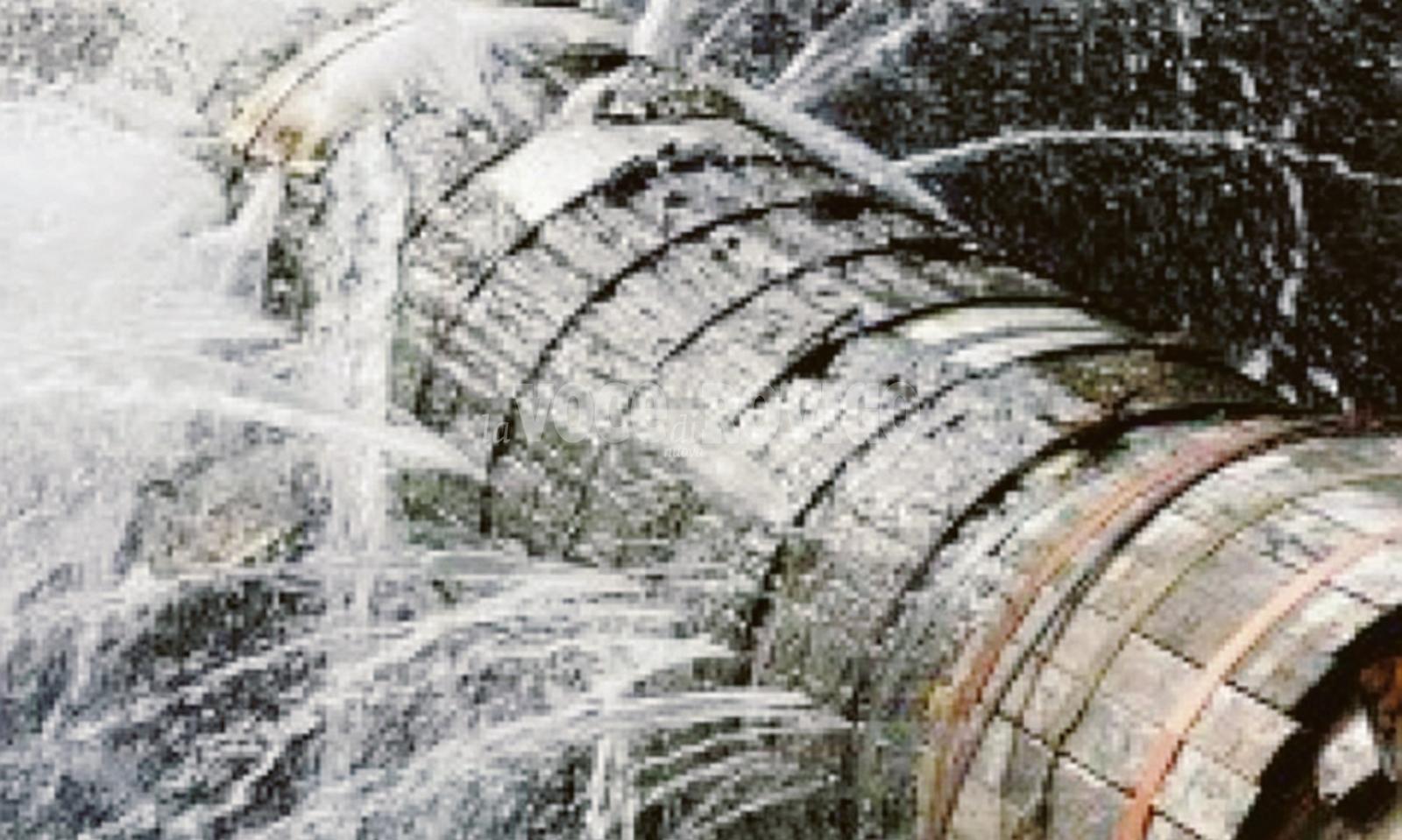 Via Valli, la conduttura raddoppia