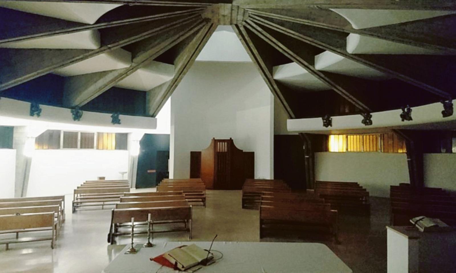 Confessioni su prenotazione, in spazi idonei