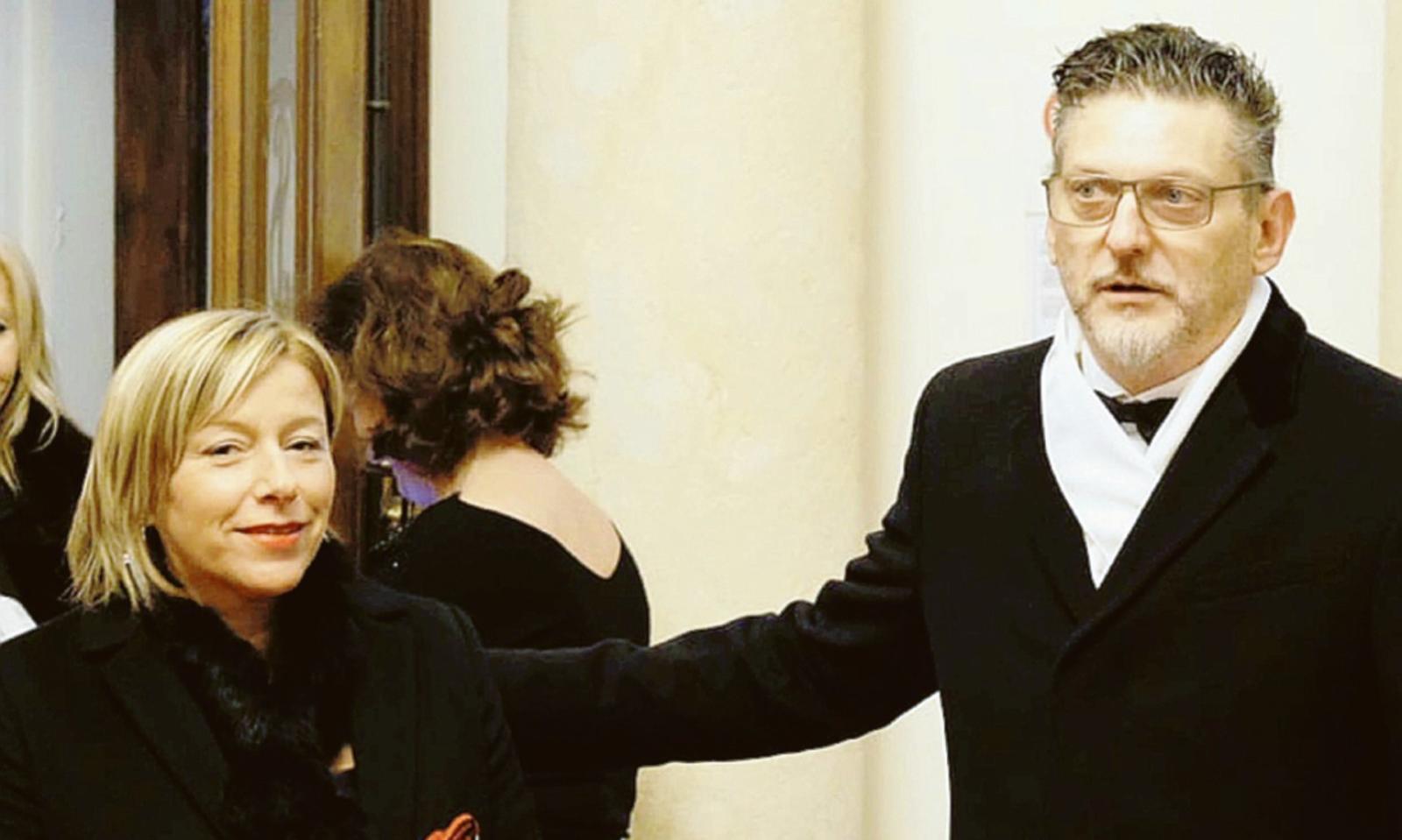 Bufera sulla moglie del sindaco