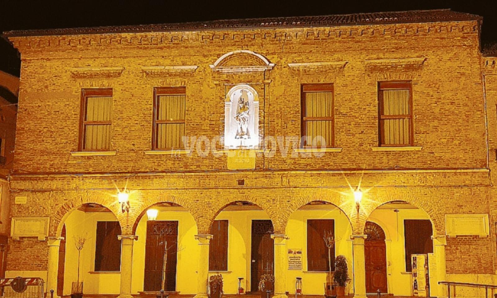 Il Comune si tinge di giallo