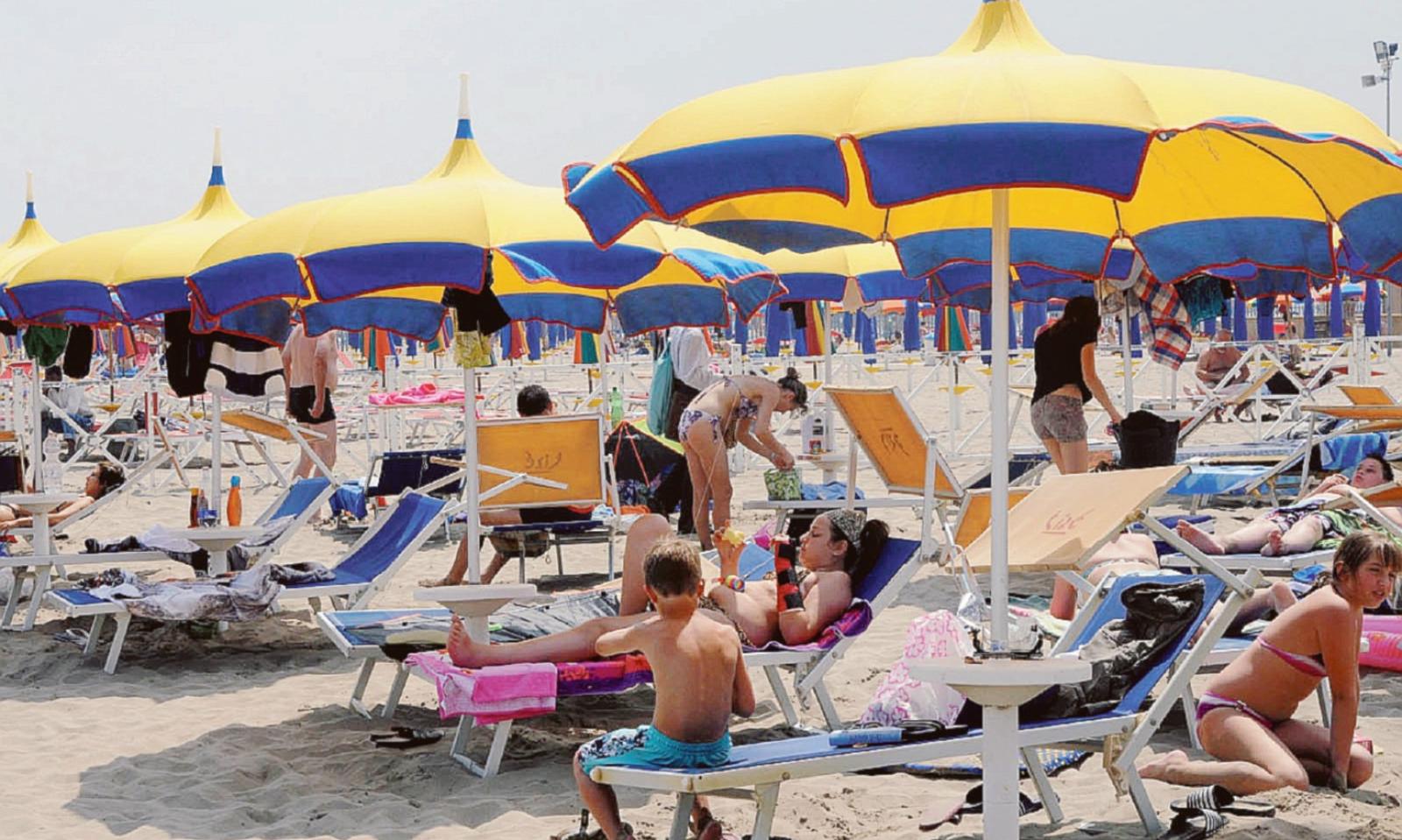 &ldquo;Fate attenzione a sanificare le spiagge, si possono fare grossi danni all'ambiente"