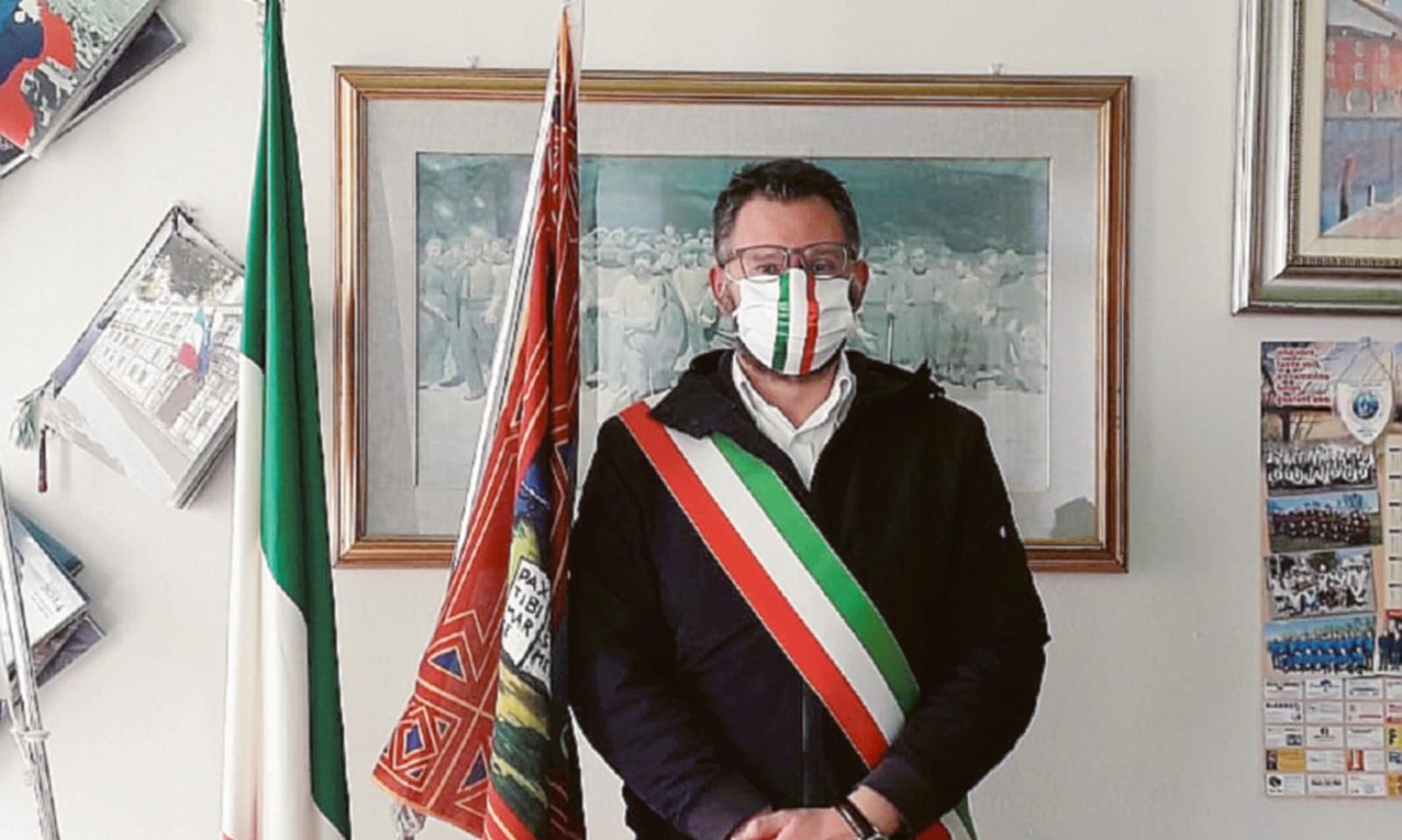 Il paese festeggia il suo guarito