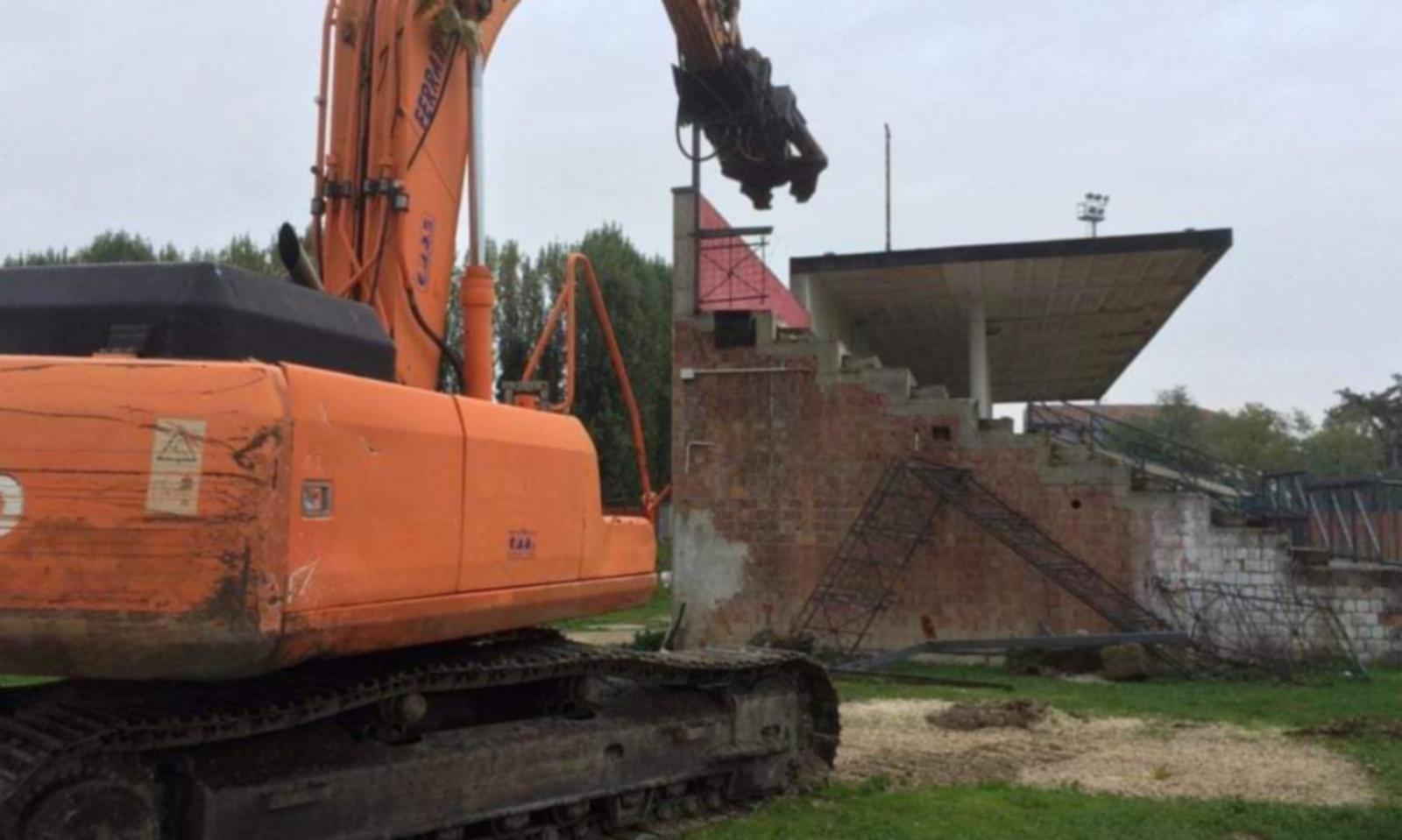 Tribuna, lavori verso la ripartenza