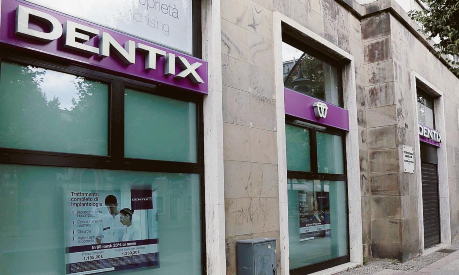 &ldquo;Mia madre, rimasta senza denti&rdquo;