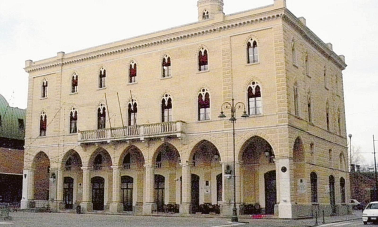 &ldquo;Paese rimasto immobile 9 anni&rdquo;