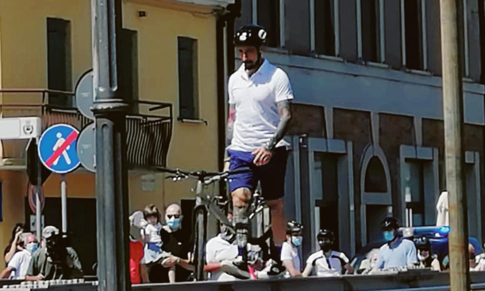 Che sorpresa: Brumotti nel Delta