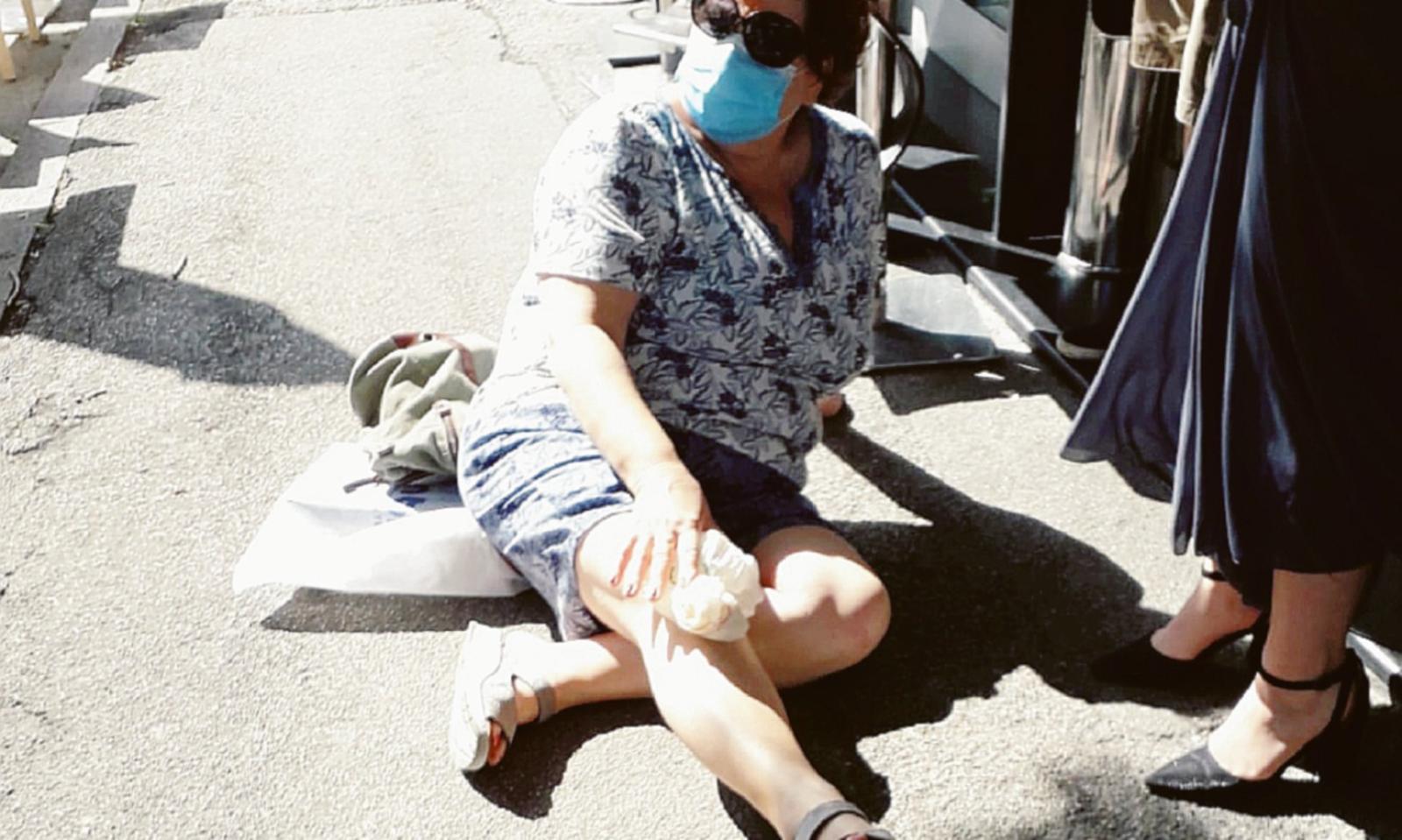 I marciapiedi del centro mietono vittime. Altra donna caduta, la seconda in due giorni