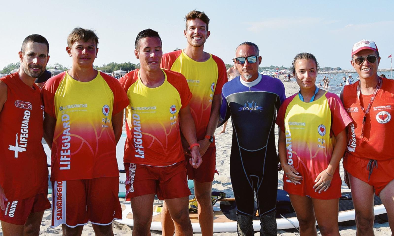 Bagnanti al sicuro sul litorale