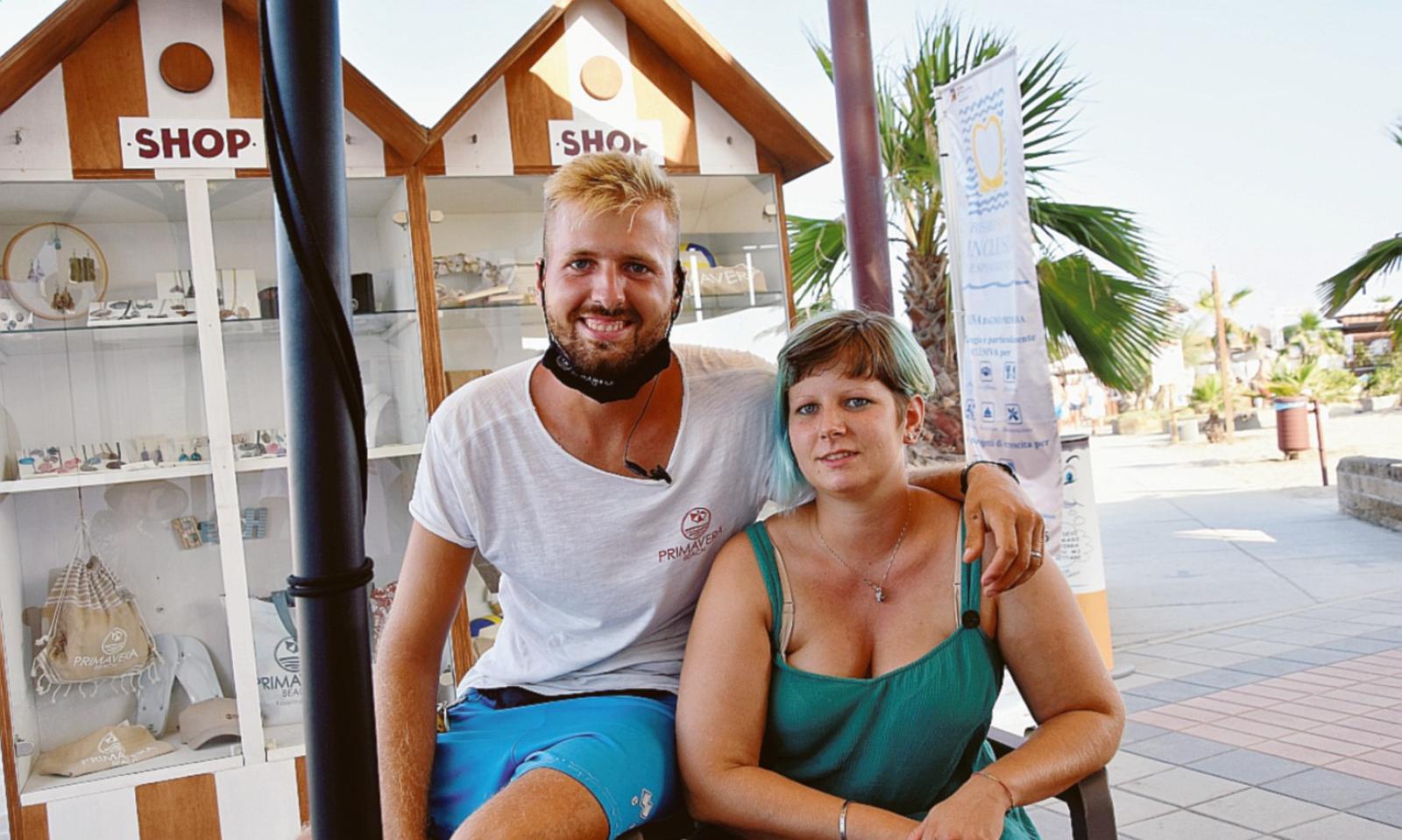 La giovane artista che impara dal mare