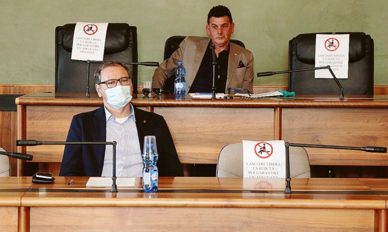 Il consiglio comunale torna aperto al pubblico. Contingentato