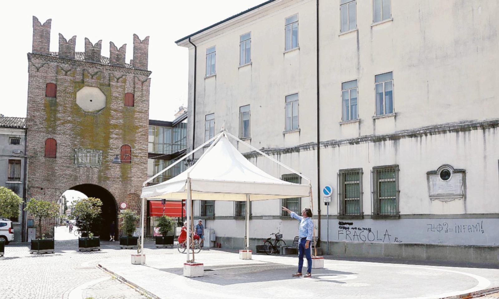 Ora piazza Merlin &egrave; libera. O quasi...