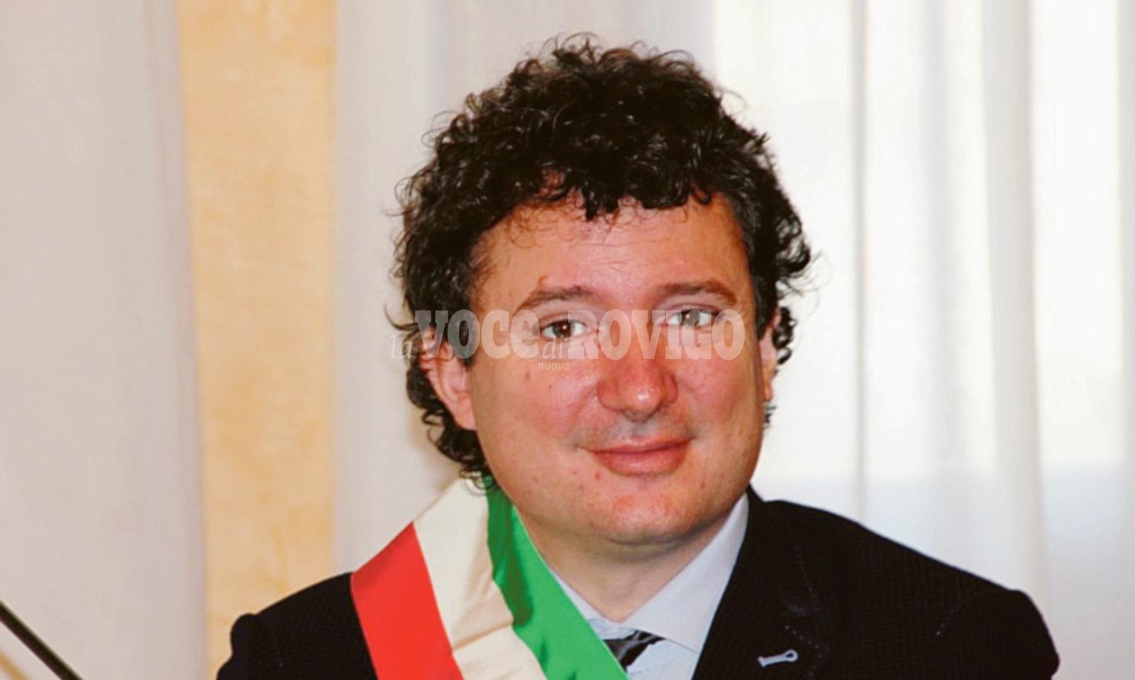 &ldquo;Via i seggi elettorali dalle scuole&rdquo;