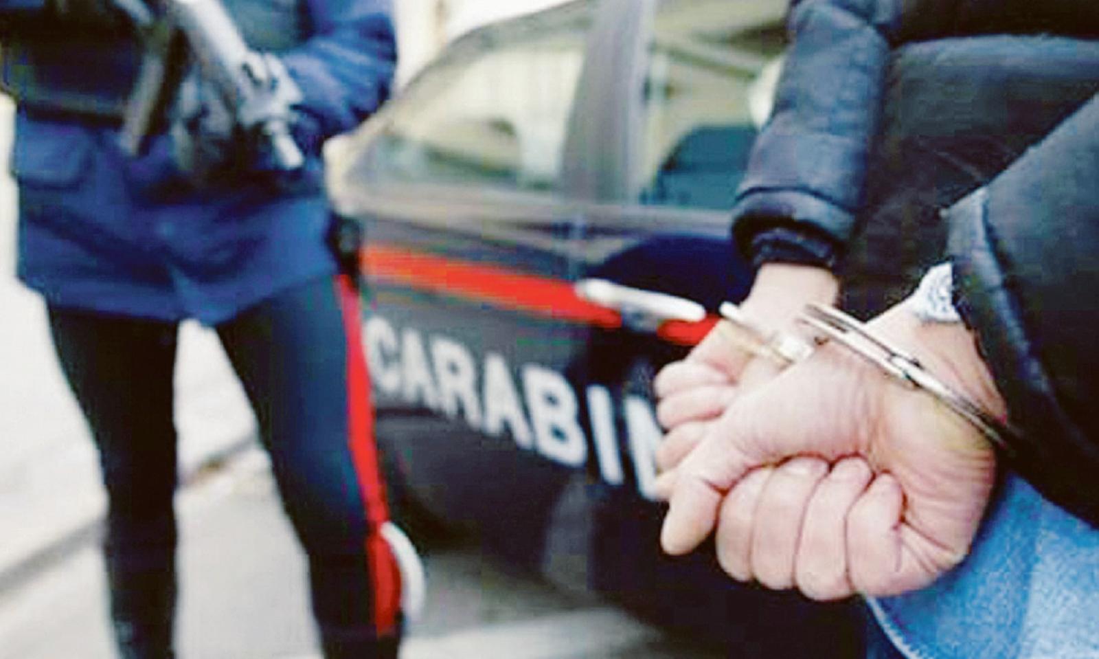 Colpi al centro commerciale: il 26enne si era nascosto in Romania. Ce lo hanno restituito