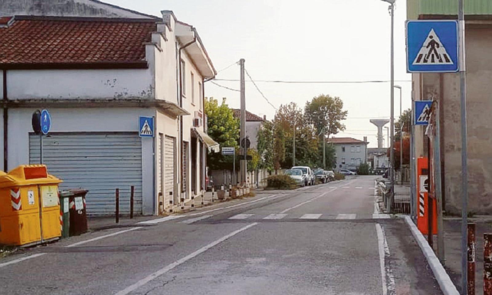 Ragazzino in bici investito in via Colombo