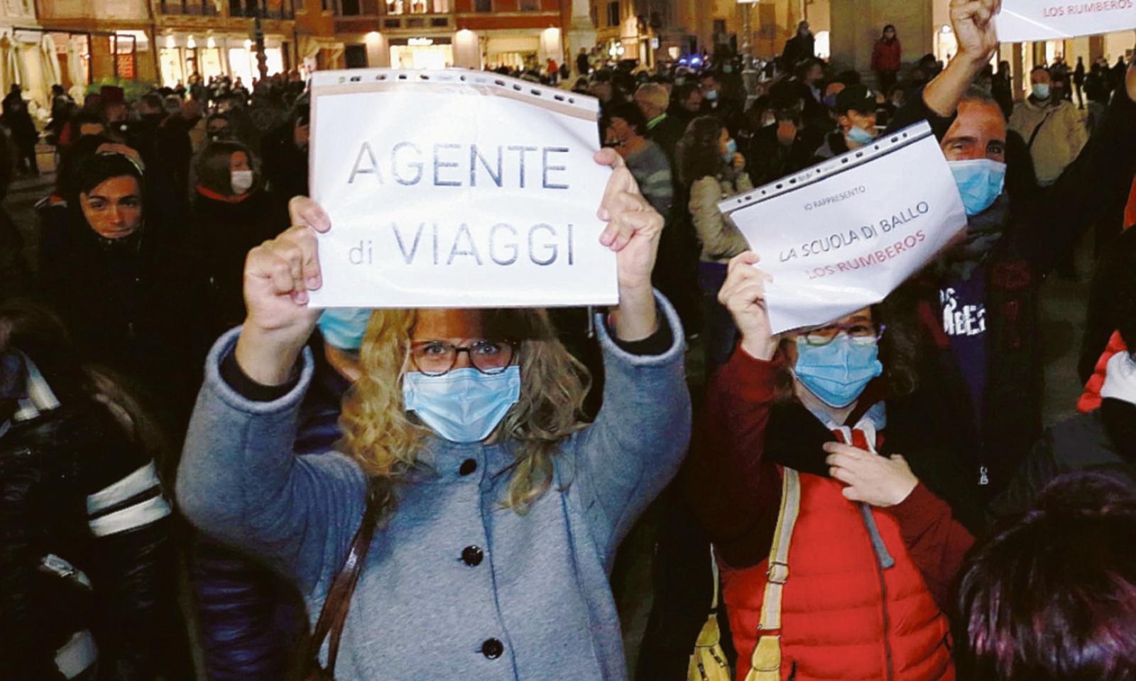 Agenzie viaggio in ginocchio: "Per noi, nessun ristoro"