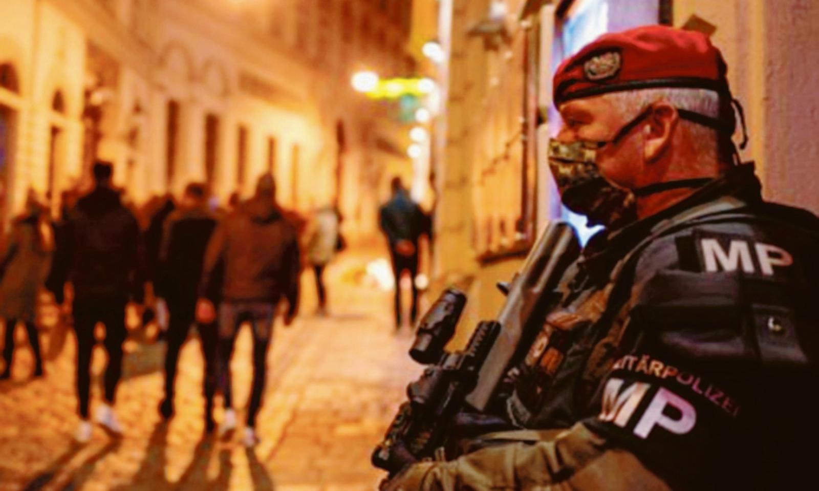 &ldquo;Passeggio ogni sera nei luoghi dell&rsquo;attentato, salva per caso&rdquo;