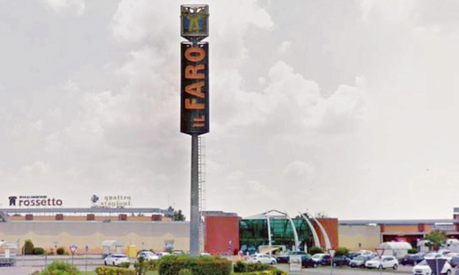 &ldquo;E cos&igrave; ci hanno divisi in negozi di serie A e negozi di serie B&rdquo;