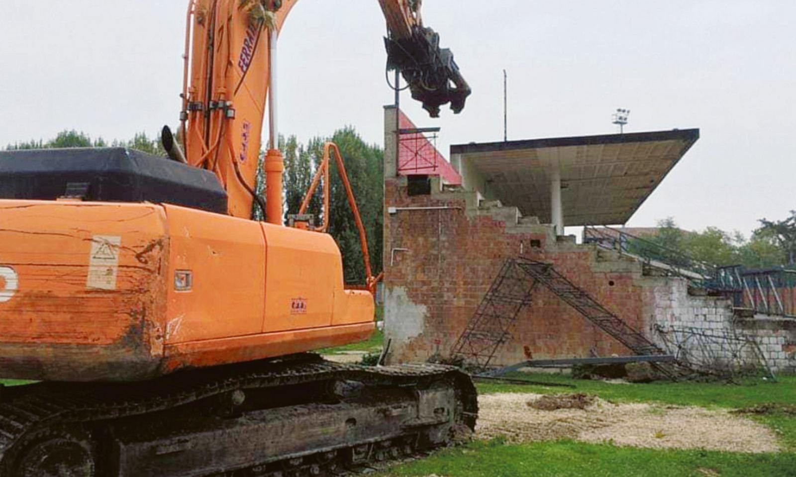 Perolari, si procede con i lavori