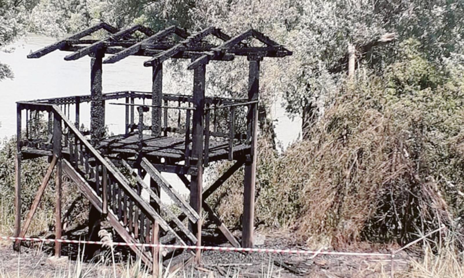 La torretta verso la ricostruzione dopo l'incendio 