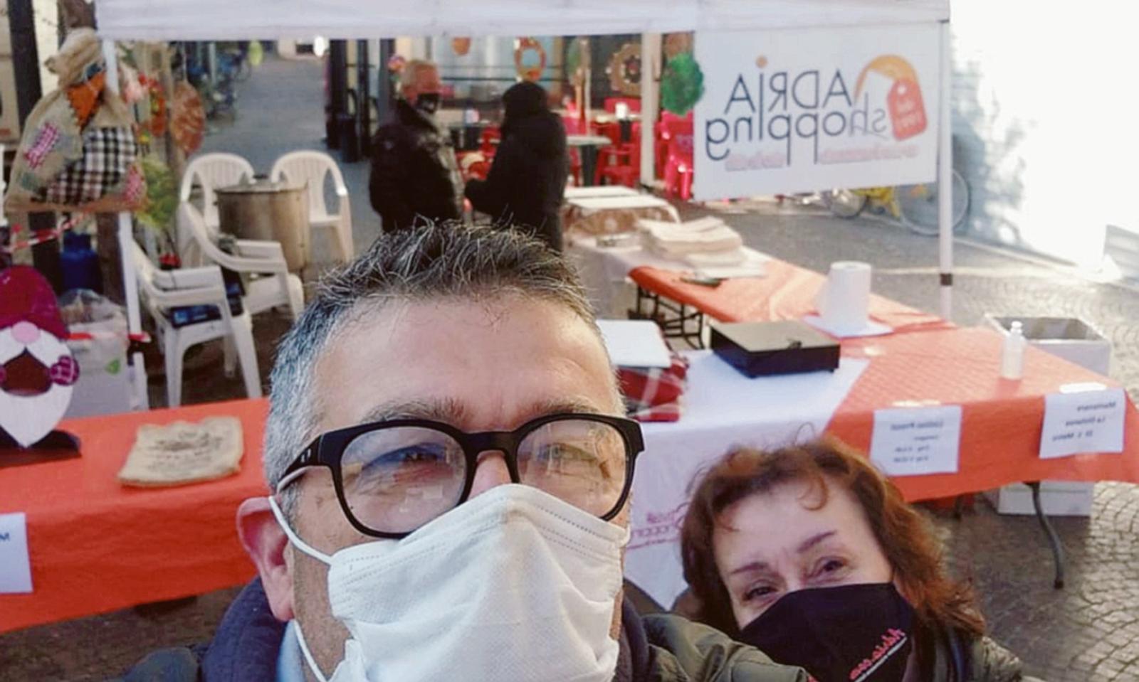 Castagnata in largo Mazzini, &egrave; un successo