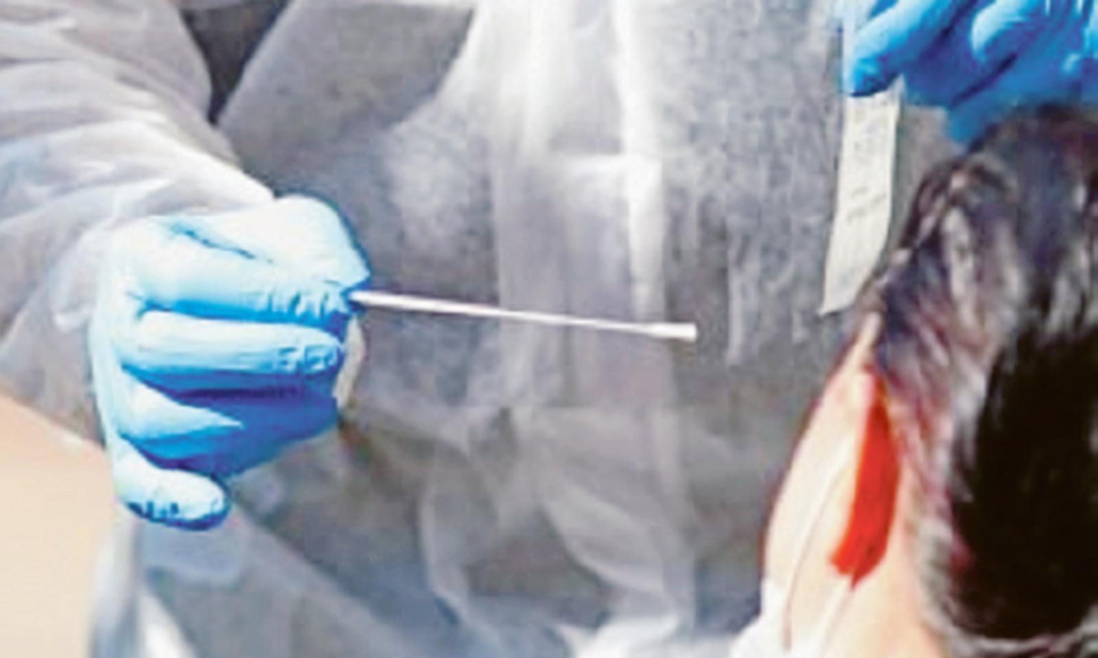 I positivi sono 14, il sindaco: "Le prescrizioni vanno rispettate"