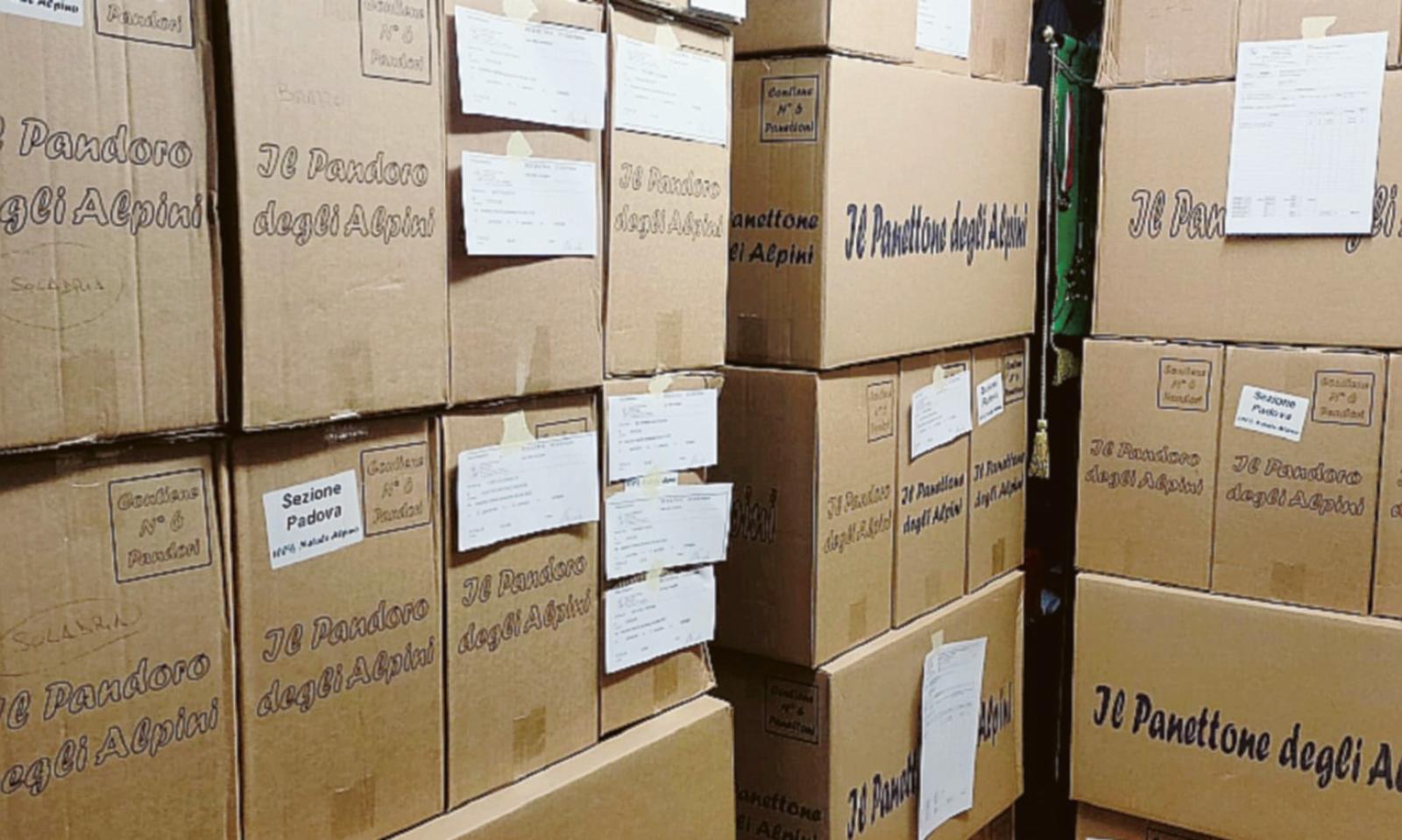 Nella baita alpina &egrave; gi&agrave; Natale: pandori e panettoni per un parco pi&ugrave; bello