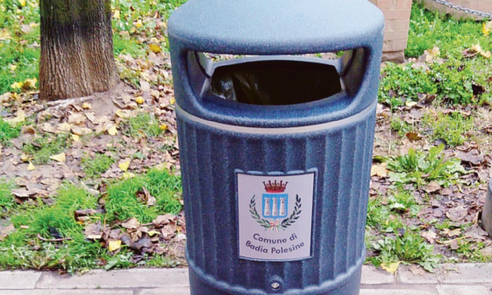 Decoro urbano, arrivano i nuovi cestini dei rifiuti