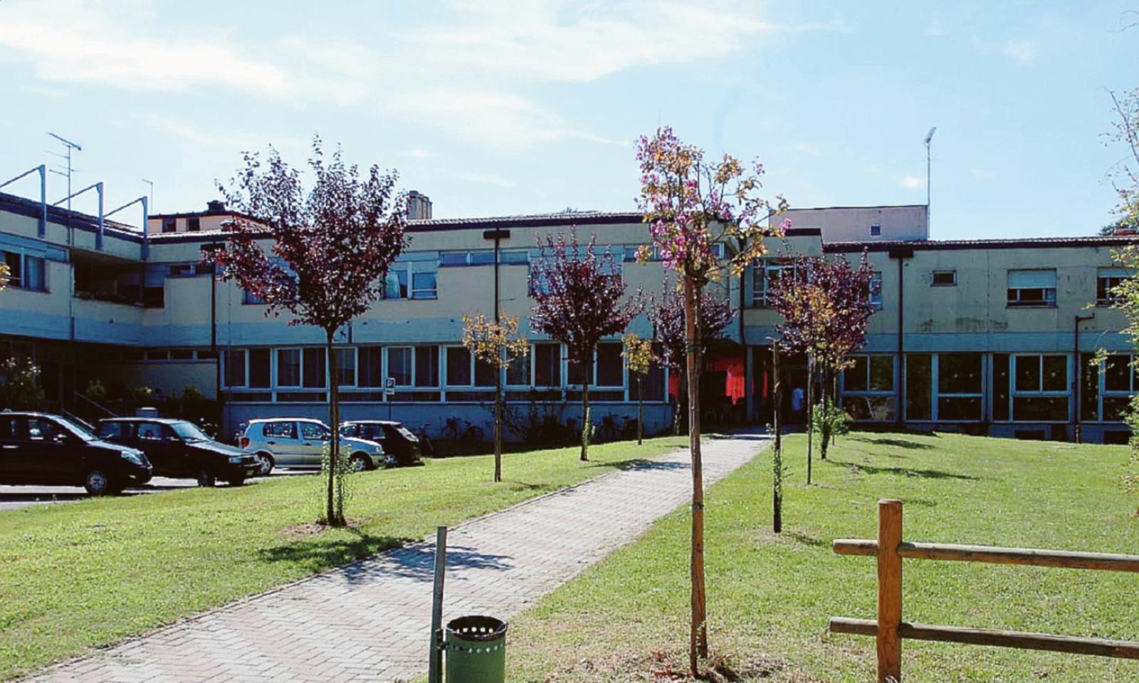 Case di riposo, in un giorno 35 nuovi positivi. 19 sono all'Iras