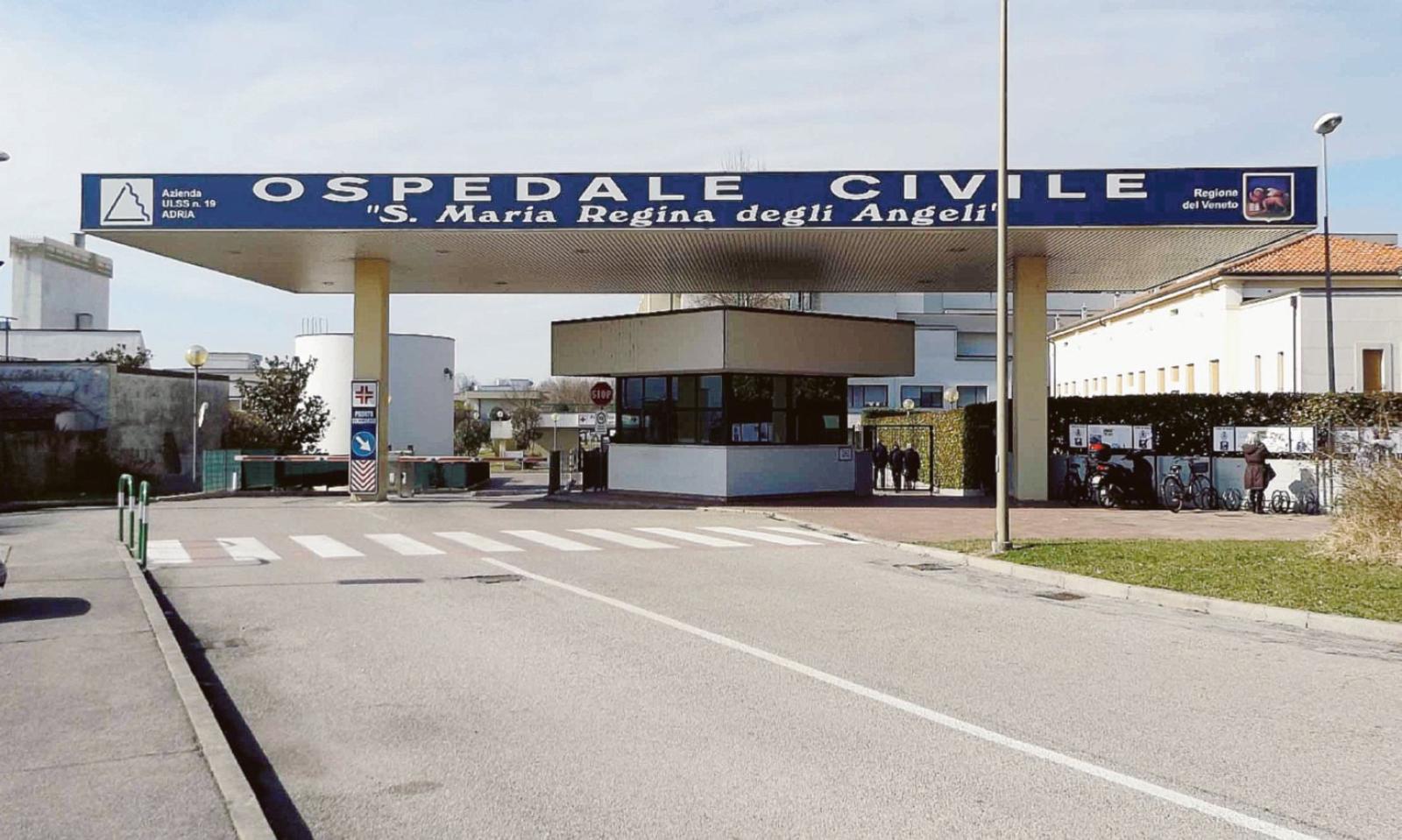 Entrambi ricoverati per covid ma in due ospedali diversi: i medici li mettono in contatto