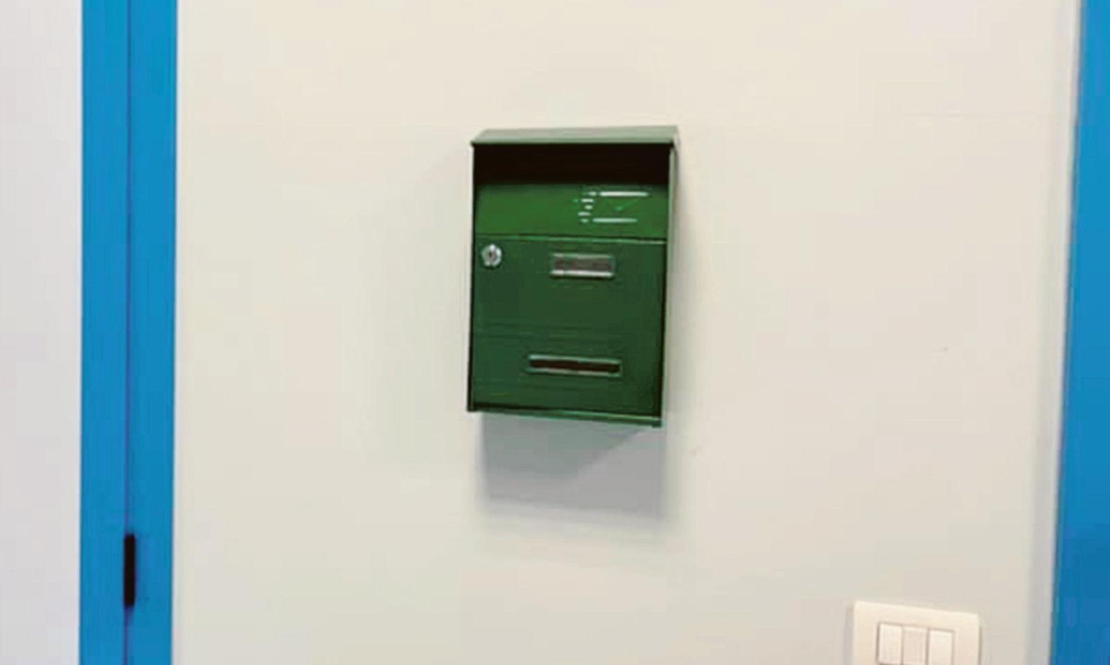 Una cassetta per la richiesta delle impegnative contro gli assembramenti