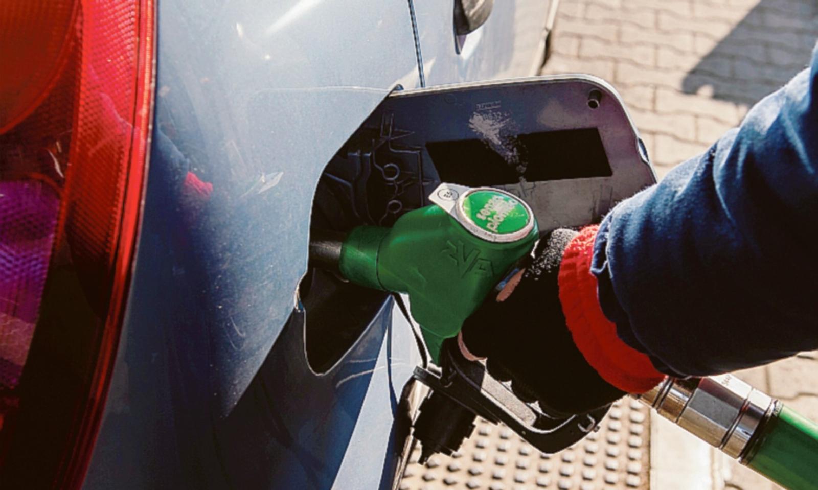 Caro carburante, in Veneto il costo pi&ugrave; basso