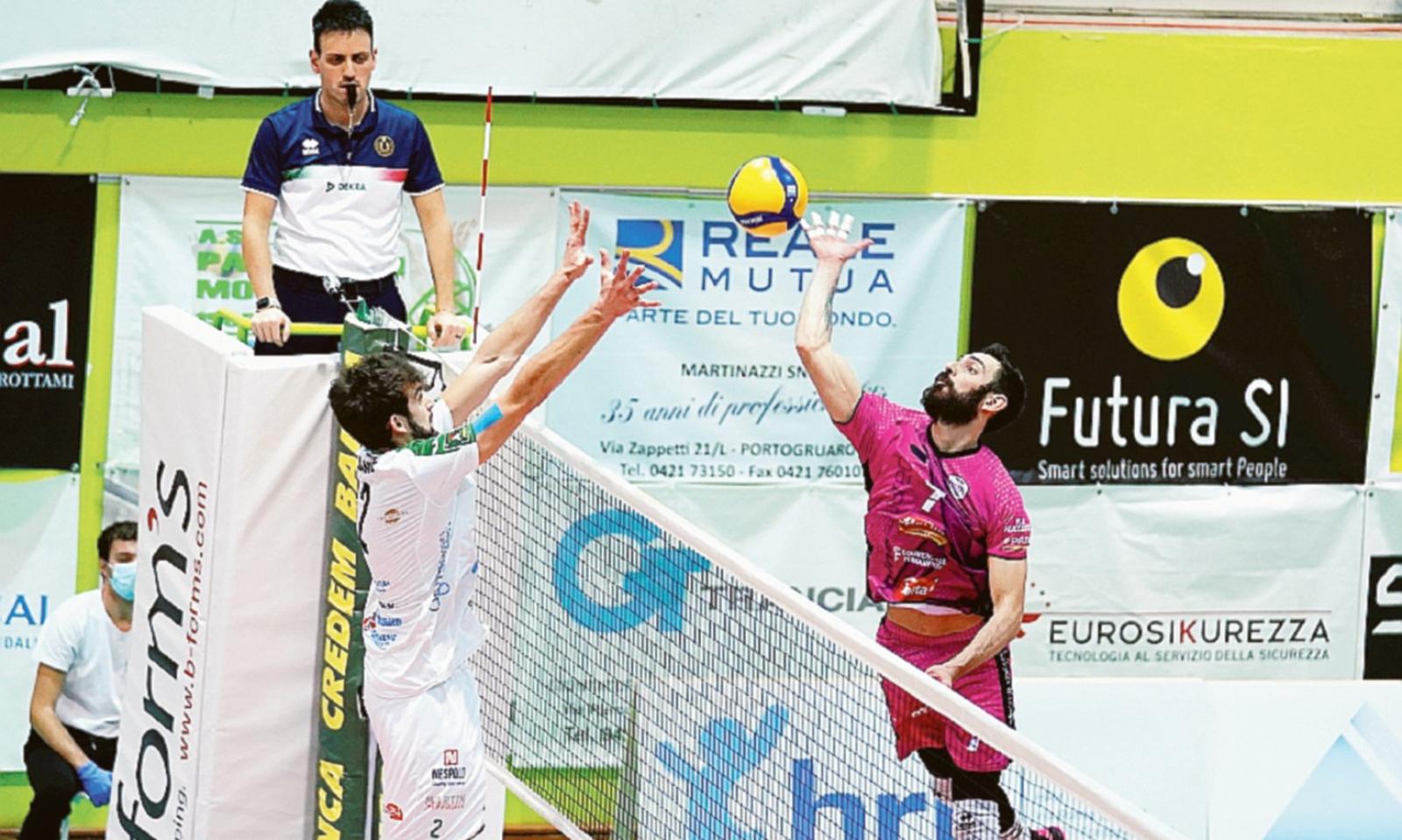 Derby veneto amaro per i giganti nerofucsia