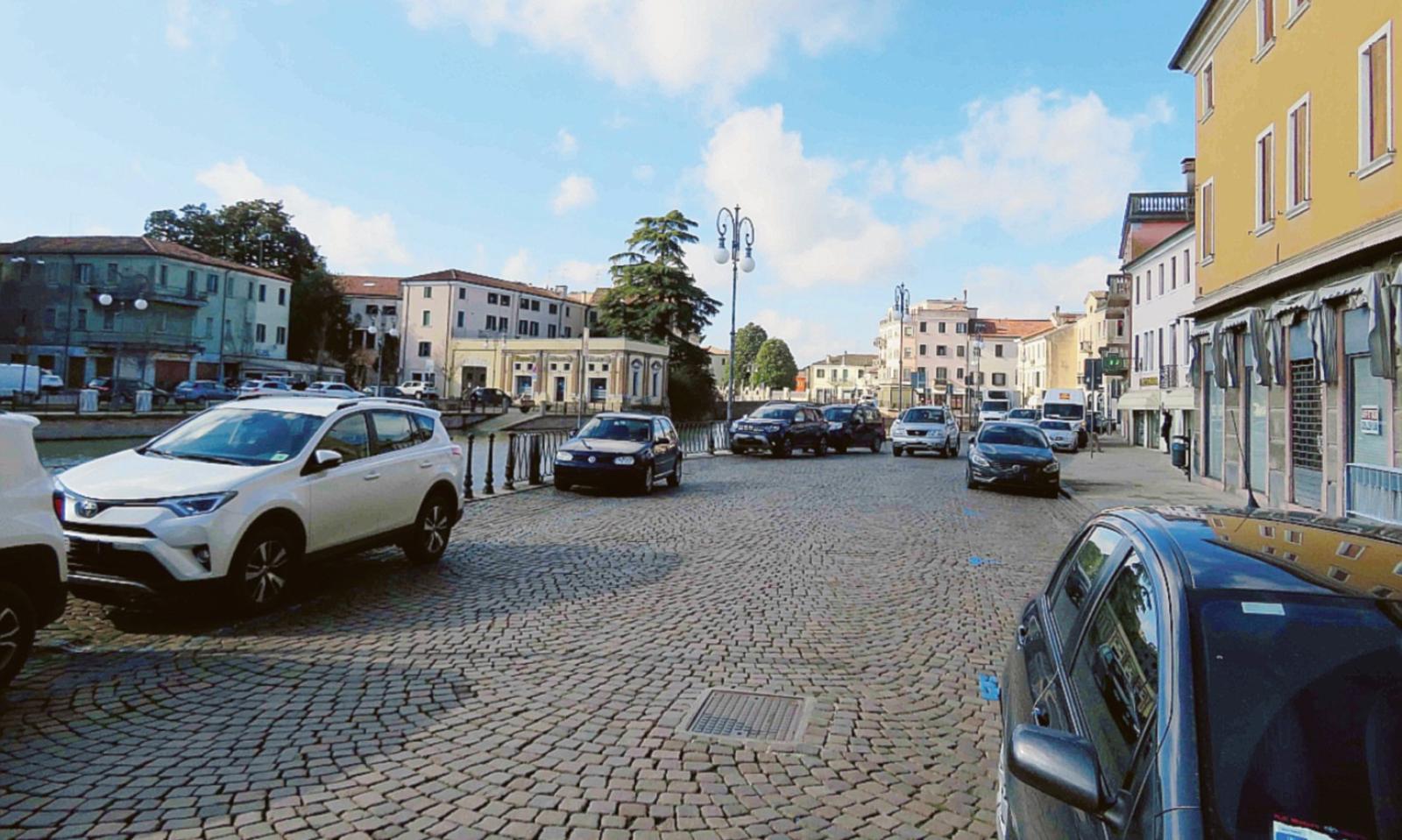 &ldquo;Uno schiaffo ai commercianti&rdquo;