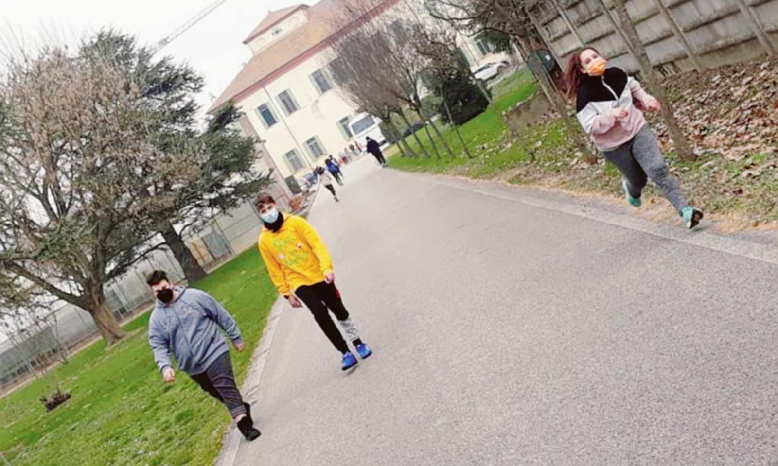 278 chilometri a piedi per aiutare