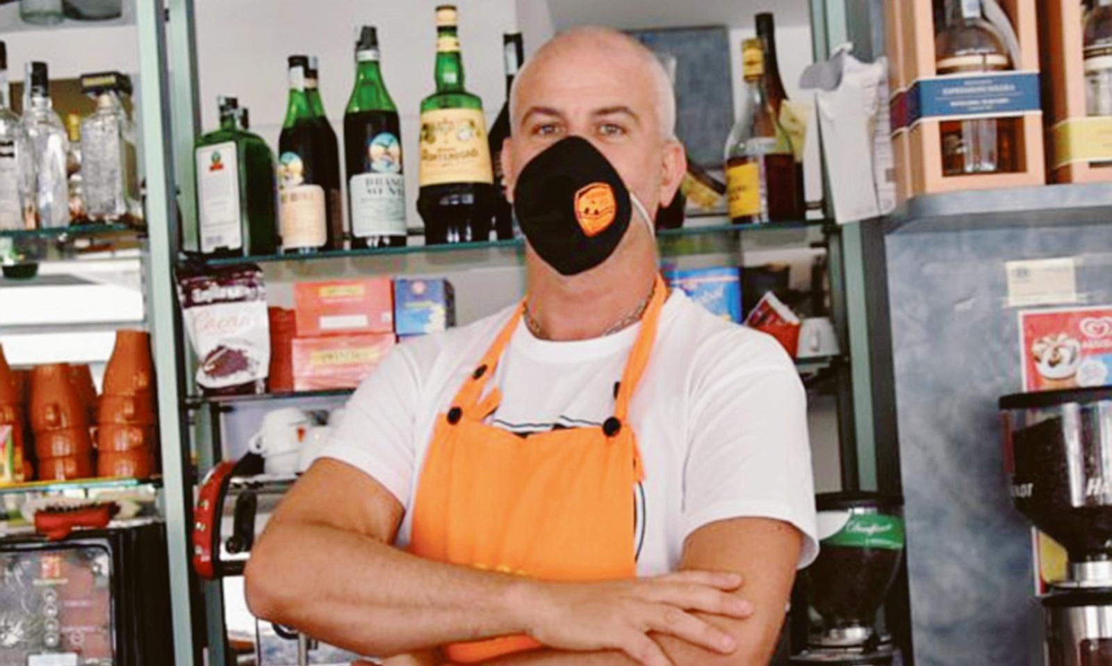 &ldquo;Viaggi all&rsquo;estero e noi moriamo&rdquo;