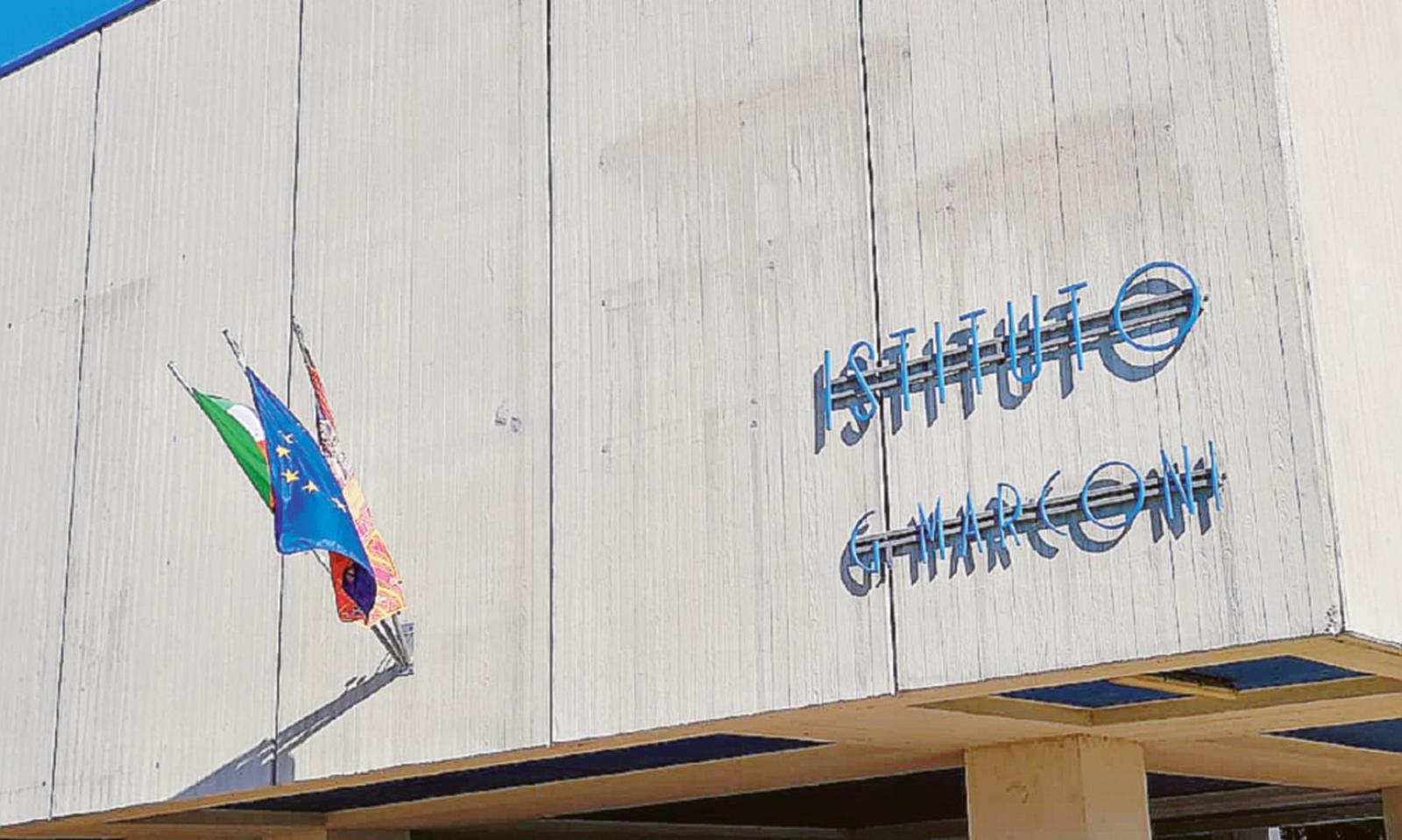 E ora la scuola si colore di verde