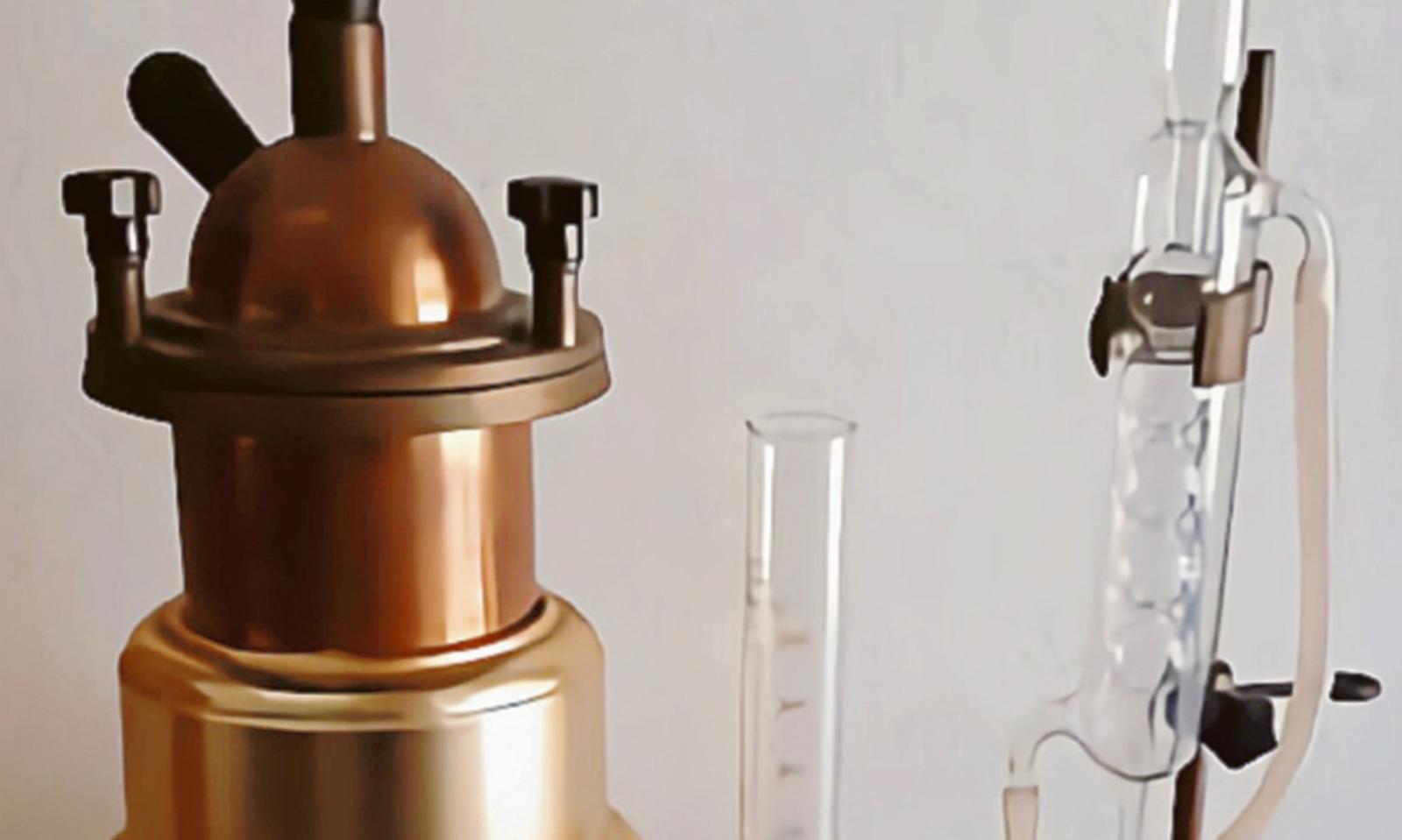 Mille litri di grappa di contrabbando