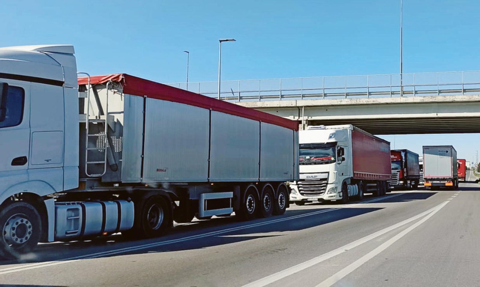 Ponte sul Brenta, code lunghissime