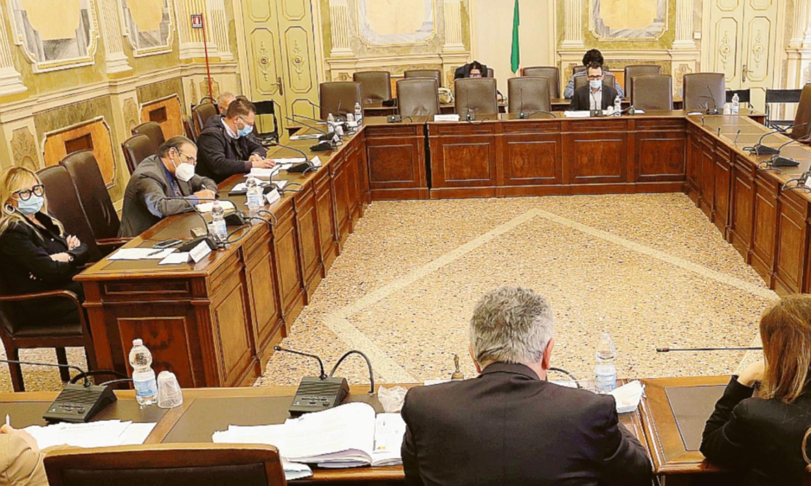 La provincia: &ldquo;Il nostro palazzo non &egrave; in vendita&rdquo;