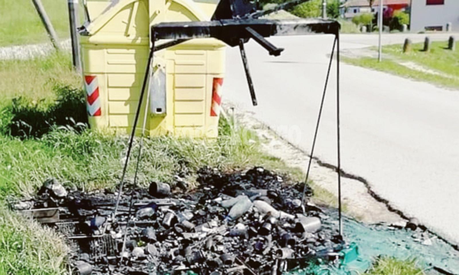 Piromane incendia i cassonetti dell'immondizia