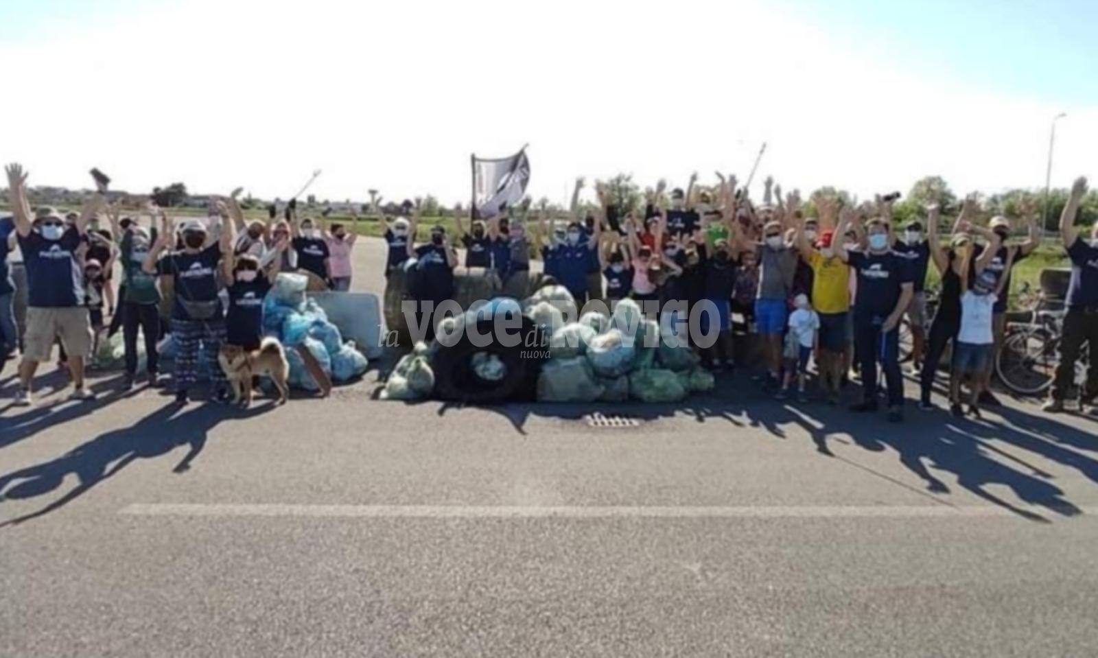 In sessanta per ripulire la Macroarea dai rifiuti