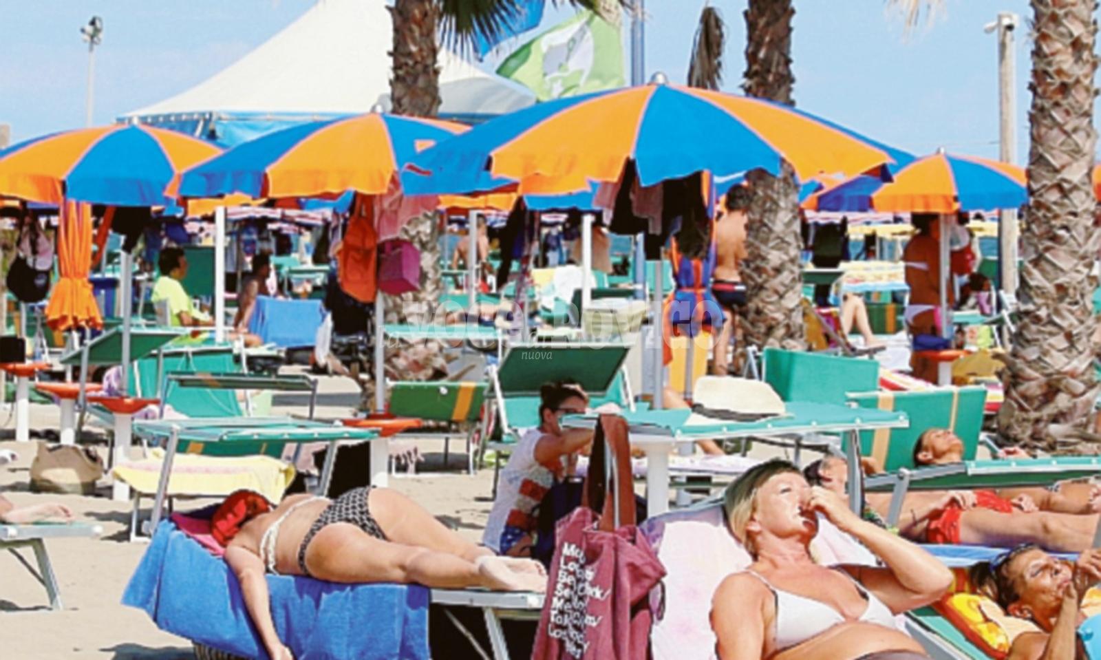 Niente fumo sotto l&rsquo;ombrellone