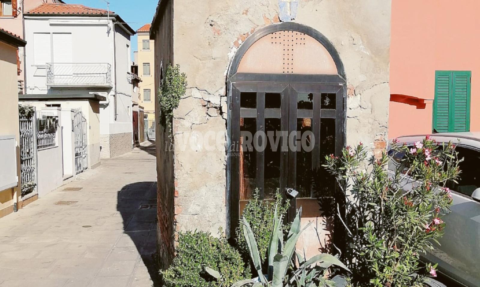 &ldquo;Sistemate quei tre capitelli&rdquo;